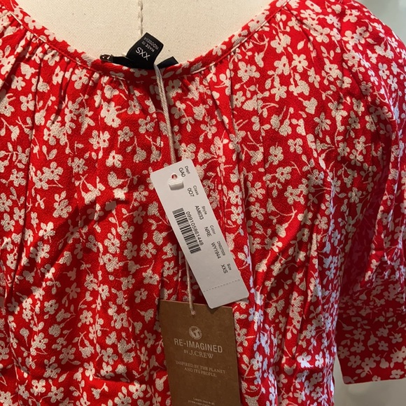 🎉HP🎉 J.Crew Scoopneck top in tossed bouquet print - Picture 6 of 10